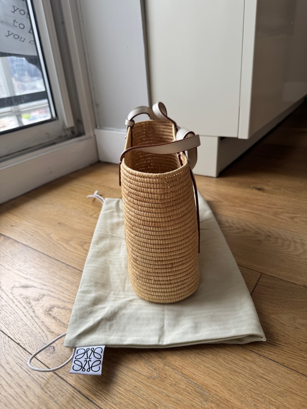 Loewe Natural Straw Tote with Light Beige Leather Trim - Picture 3 of 4